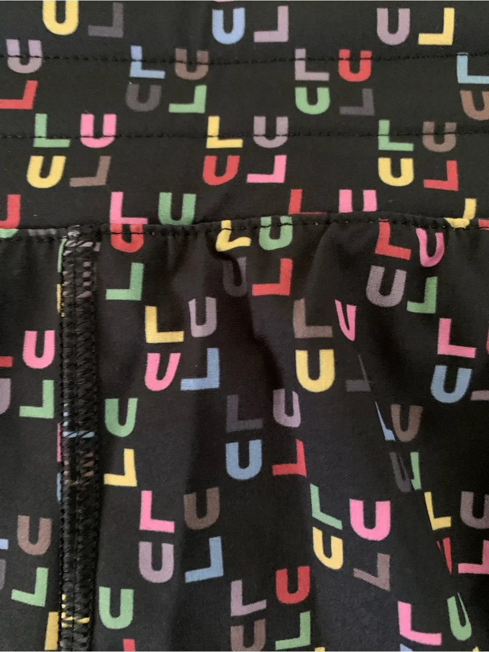 NWOT Lululemon Hottie Hots 2.5” High Rise Size 6